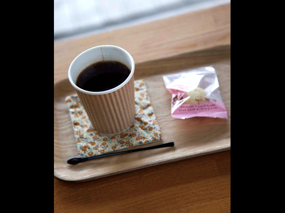 厳選したスペシャルティコーヒーのオリジナルブレンド。「花」と「風」あなたのお好みは？