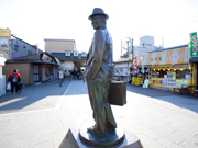 フーテンの寅像