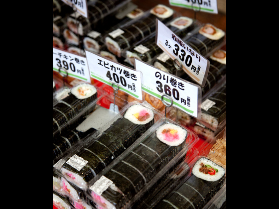 新鮮な素材や旬を彩るお菓子、手の込んだ惣菜など、幅広い商品がリーズナブルに購入出来るのが嬉しい。
